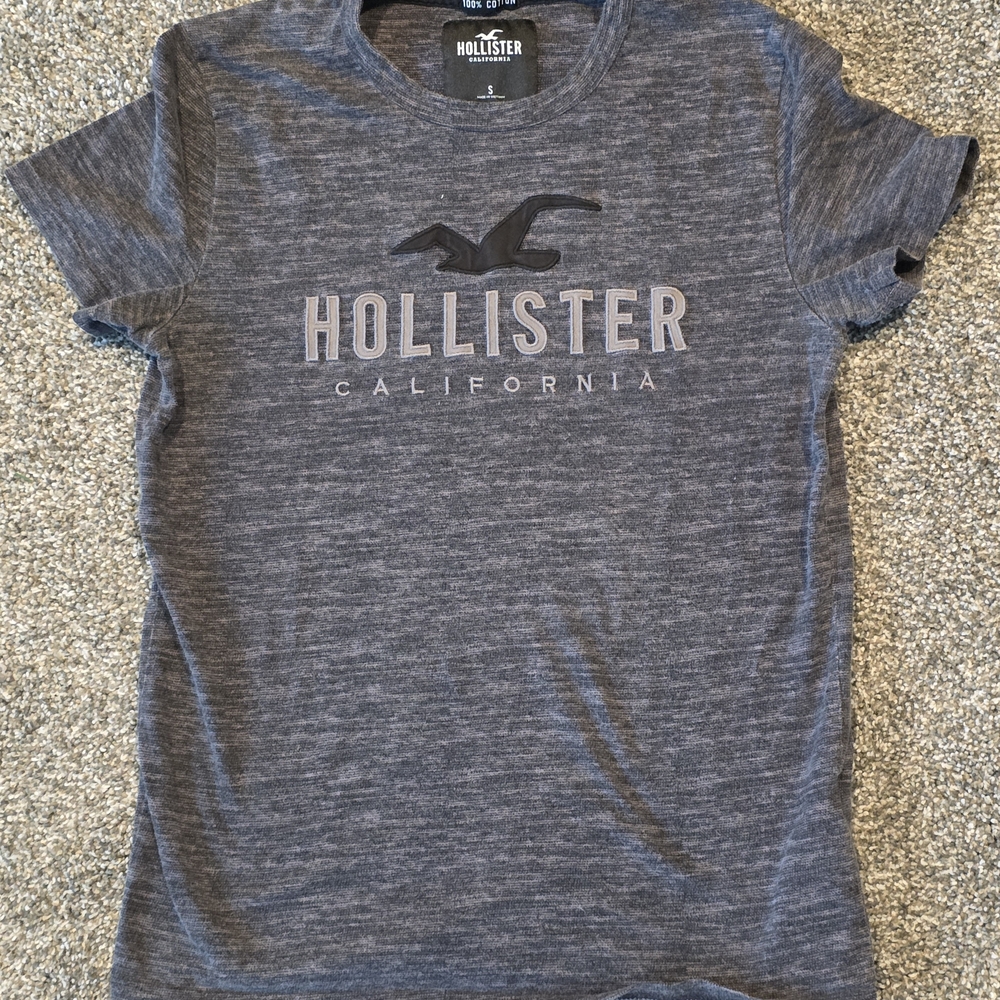Hollister Heathered Navy Graphic Tee